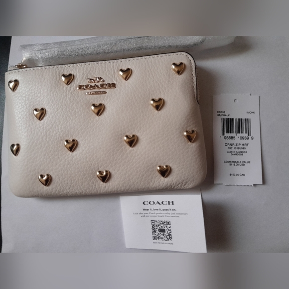 New Coach Wristlet With Gold Tone Heart Rivets New With Tags - Picture 7 of 10